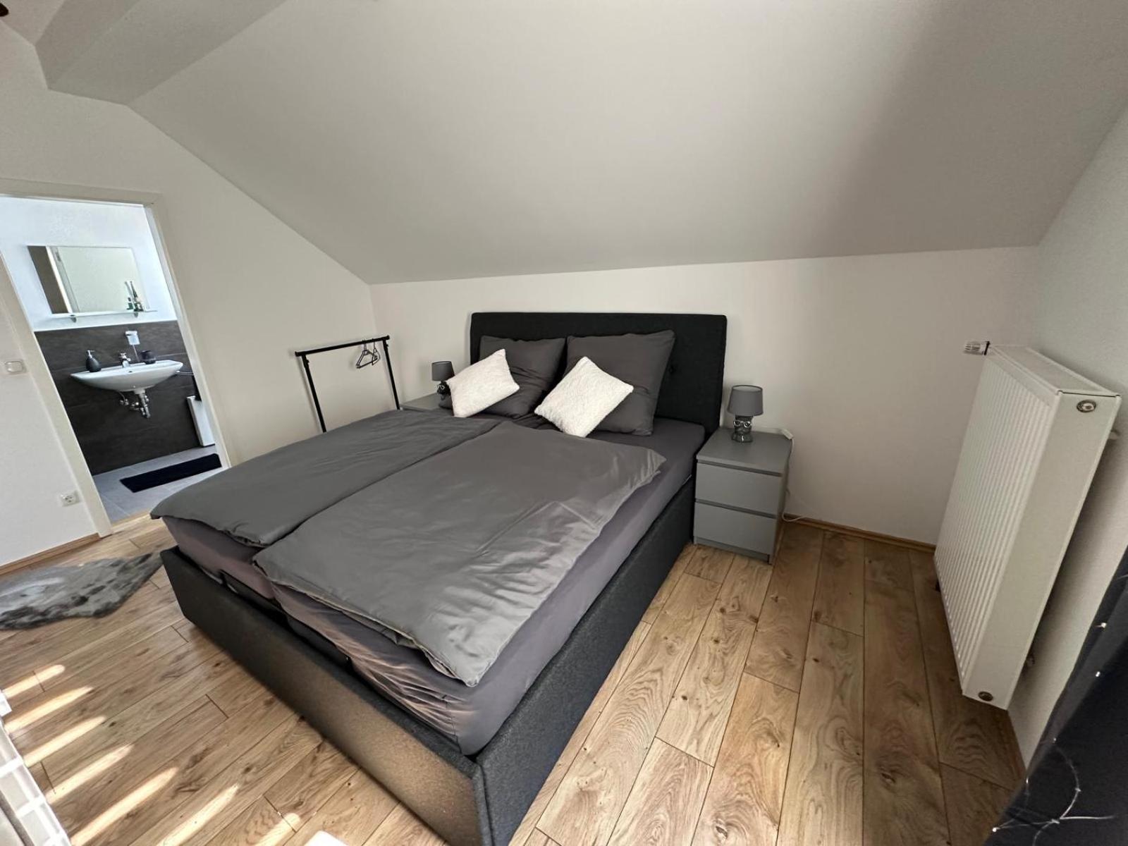 Mola Apartments-Charmante Ferienwohnung Im Herdecke Zentrum Fuer 3 Personen-Grosse Dachterrasse-Grill-Gratis Parken-Wlan Exterior foto